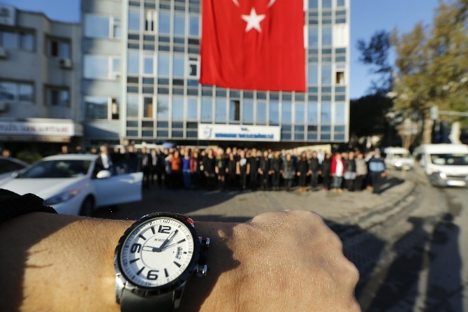 İzmir’in ilçeleri Ulu Önder Atatürk’ü andı