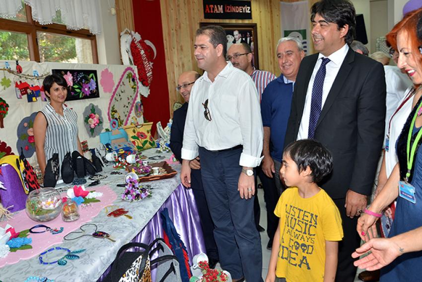 FOÇA’DA RENKLİ SERGİ