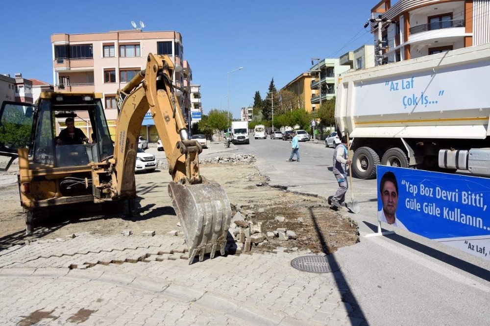 Aliağa’daki Avcı Ramadan Bölgesinde asfalt hamlesi