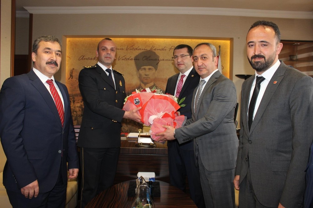 MHP Ankara’da referandum çalışmalarını sürdürüyor