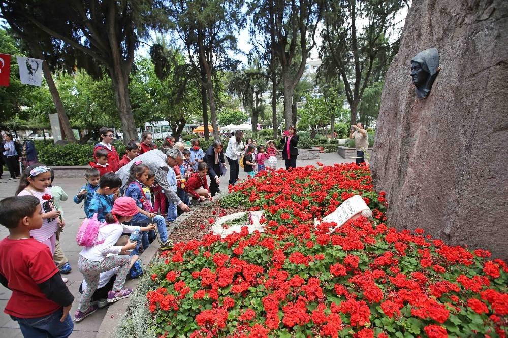 En güzel mektuplar Zübeyde Anne için