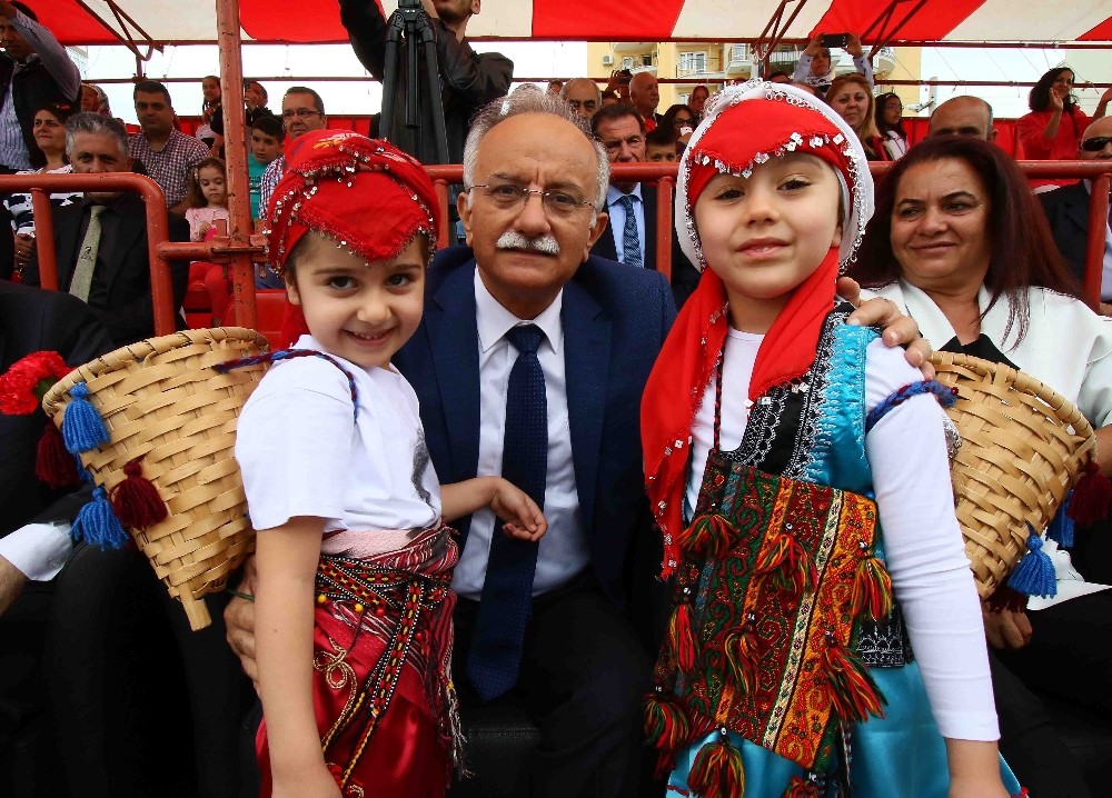 Bayraklı’da 23 Nisan’a özel Derya Uluğ konseri