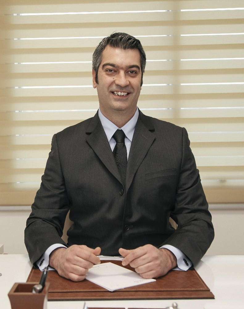 Kadınlar öğle tatilinde botoks yaptırıyor