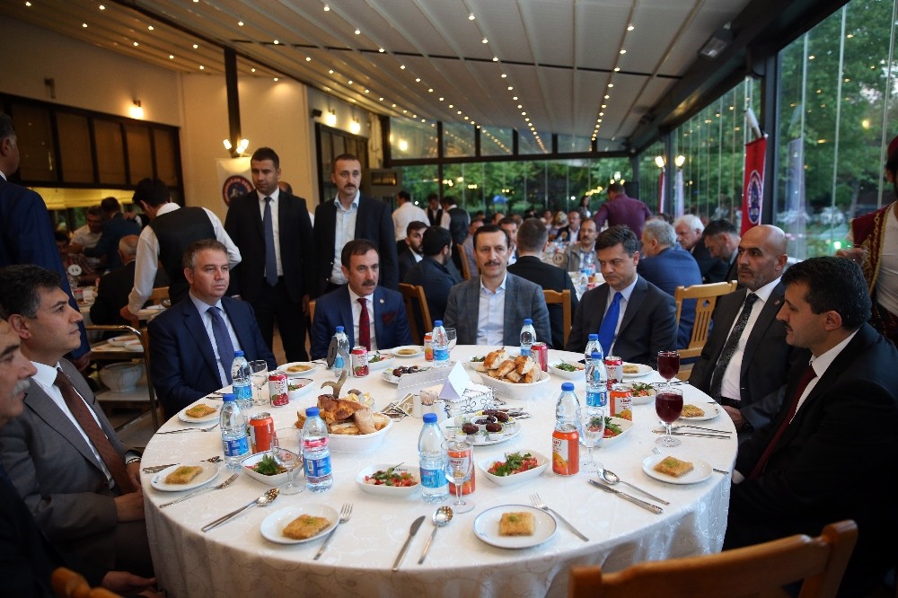 Yaklaşık 2 bin Ankaralı AHİD’in iftar sofrasında buluştu