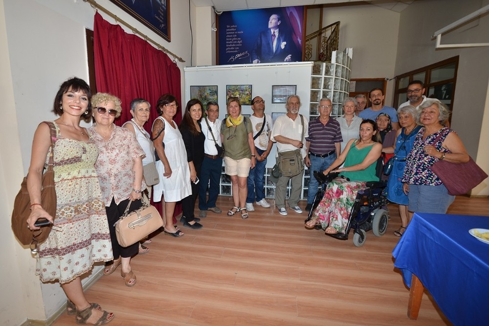 Foça’da engelli vatandaşlar yararına resim sergisi