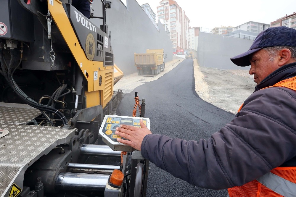 Yenimahalle alt yapıda hedefe kilitlendi