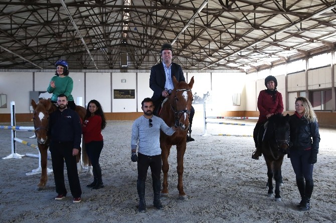 Engellerini hippoterapi ile aşacaklar
