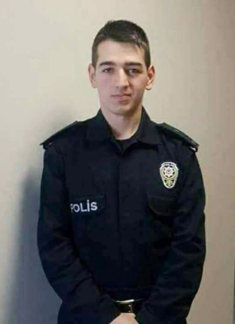 Başkent şehidine ağlıyor
