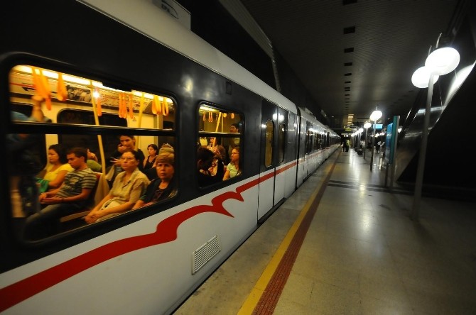 İZMİR'DE ULAŞIMA HAFTASONU DÜZENLEMESİ