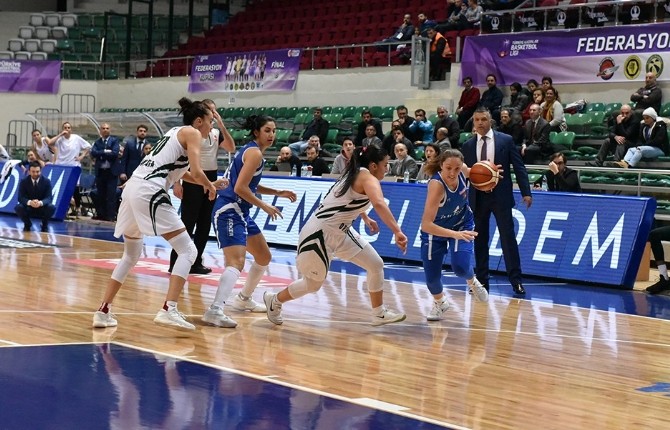 Bornova Becker Spor Federasyon Kupasına veda etti
