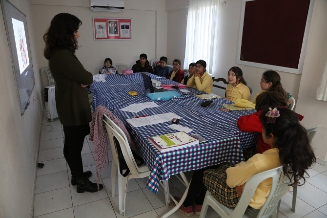 Urla’da çocuklar için insan hakları eğitimi