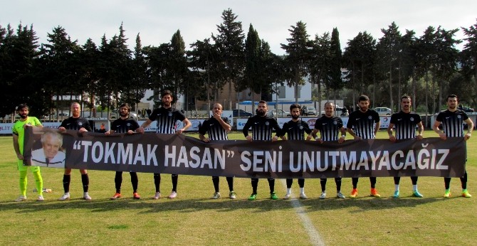 Çeşme’nin en eski futbolcuları onurlandırıldı