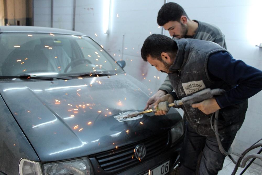 Aşçıydı, çarpa çarpa kaportacı oldu