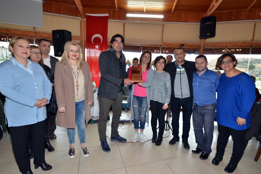 İşitme engelli vatandaşlar Foça’yı gezdi