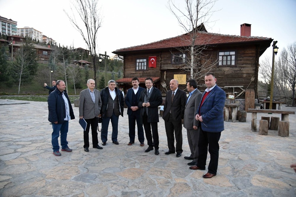 Başkan Tiryaki, Dörtdivanlı hemşehrilerine referandumu anlattı