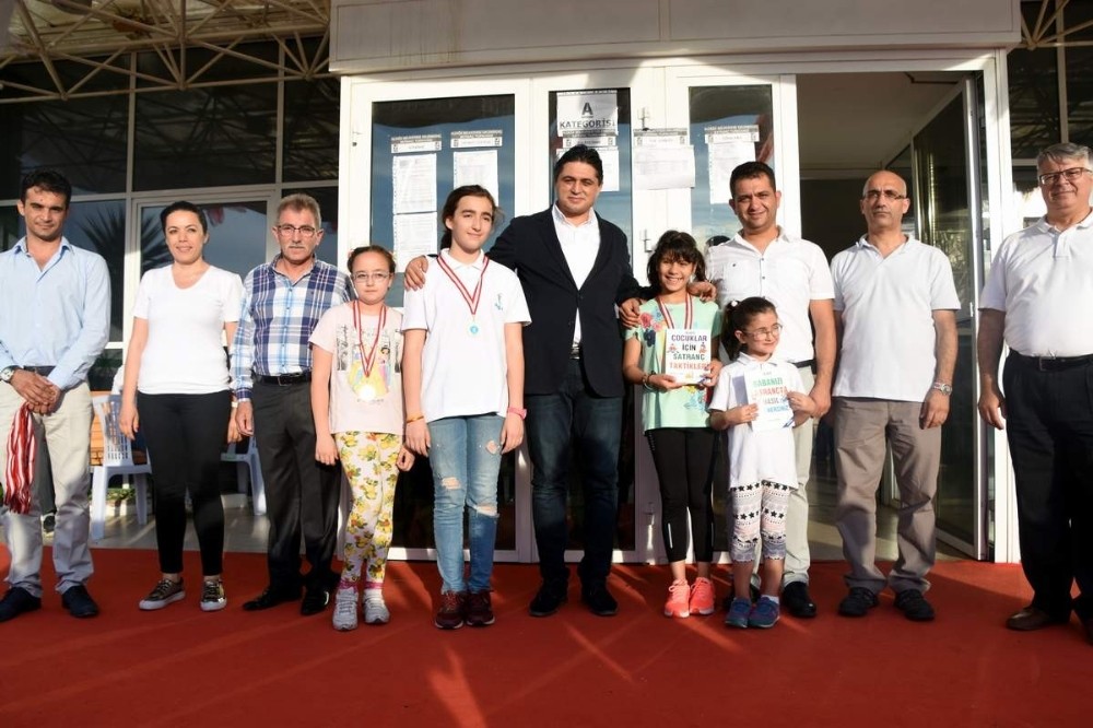 Aliağa’da satranç turnuvası sona erdi
