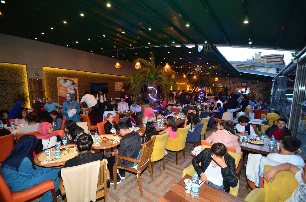 Pursaklar Belediyesinden öğrencilere iftar