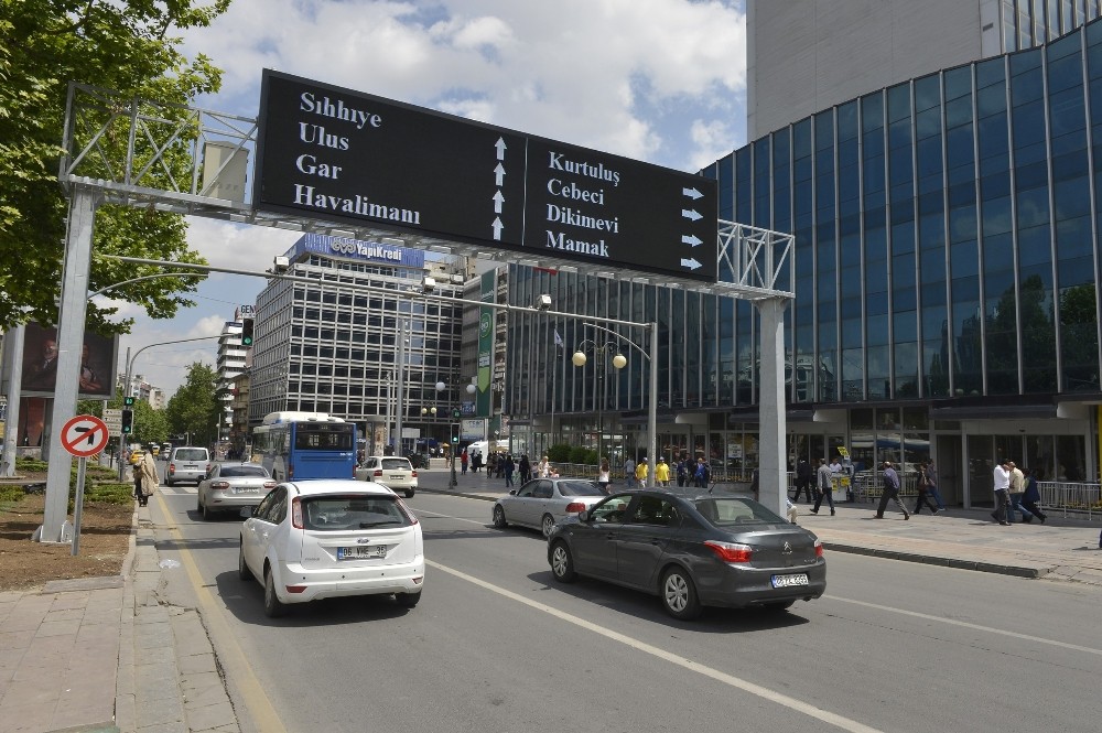 LED’li ekran sürücülere kolaylık sağlıyor