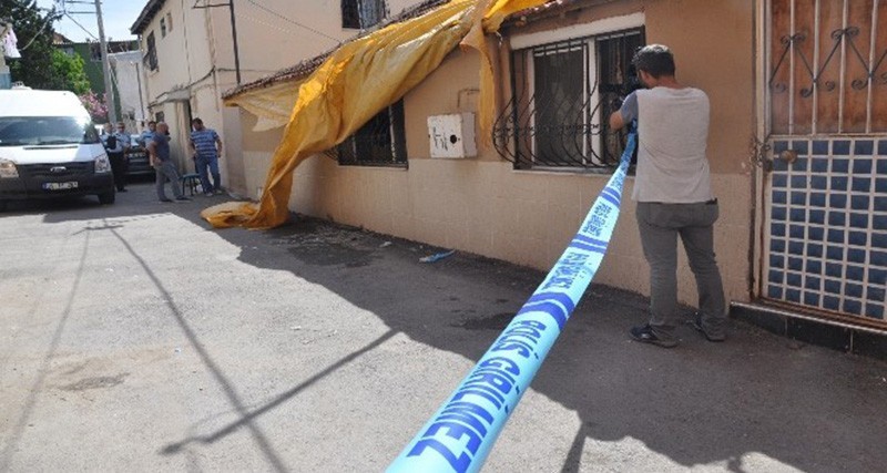 3 kişiyi öldürüp evi ateşe veren zanlı 4 ay önce cezaevinden çıkmış