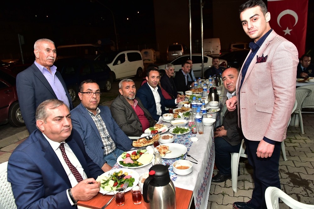 Başkan Akgül sahurda muhtarlarla buluştu