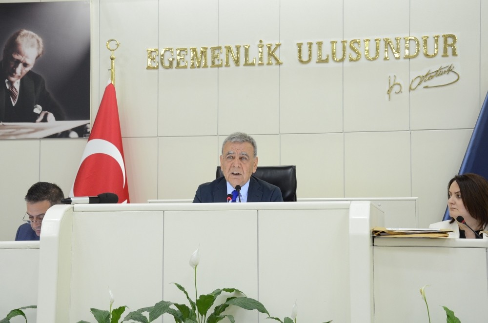 İzmir Büyükşehir Belediye Meclisinde gündem statlar