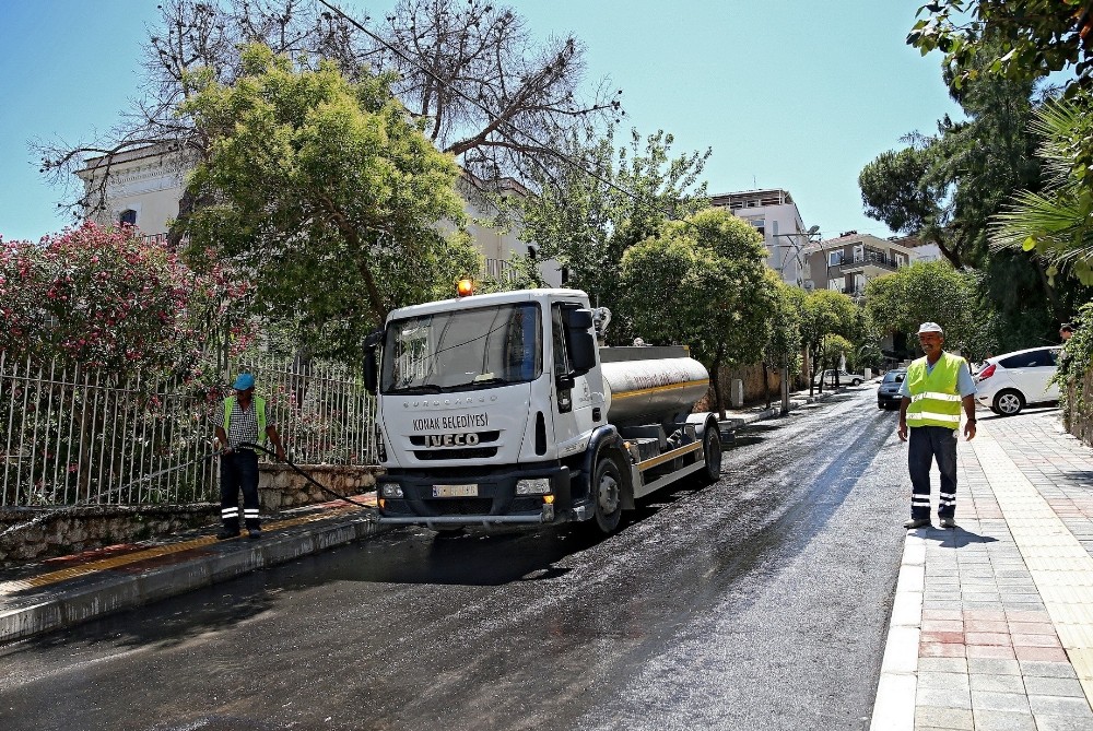 Konak’ta kaldırım ve yol seferberliği