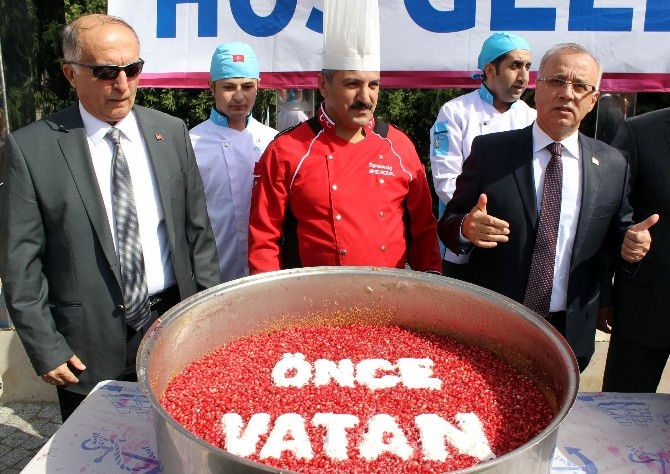 Salihli Belediyesi’nden geleneksel aşure hayrı