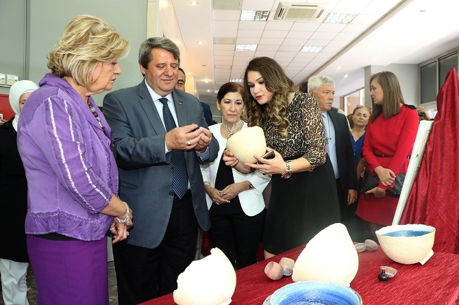 Renkli izdüşümler karma sergisi açıldı