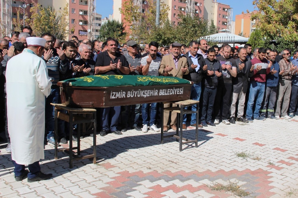 Rafineri patlamasında hayatını kaybeden işçi son yolculuğuna uğurlandı