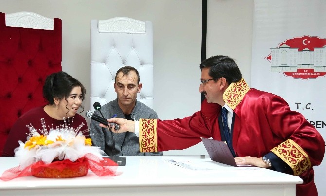 Hayatlarının imzasını Başkan Ak ile attılar