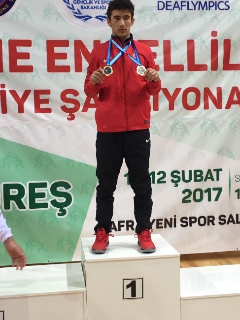 Kızılcahamamlı güreşçi Türkiye Şampiyonu oldu