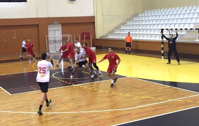 Karşıyaka’nın hentbolcuları zirvede