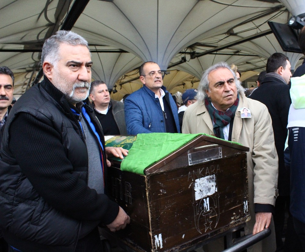 Hüseyin Avni Aker’in kızı Türkan Aker Köseoğlu son yolculuğuna uğurlandı