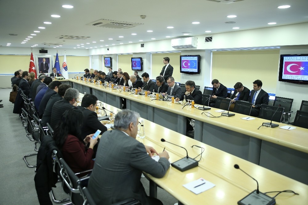 Bakan Çelik: “Bu Hollanda hükümetinin yanına kalmayacak”