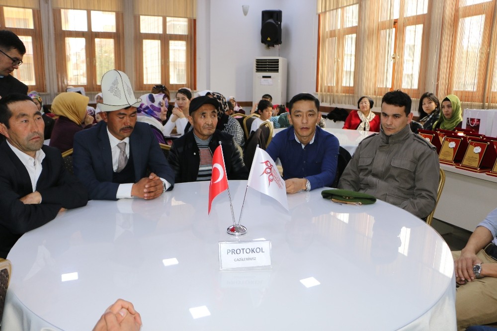 Terörle mücadelede şehit olan Kırgız Türkleri unutulmadı