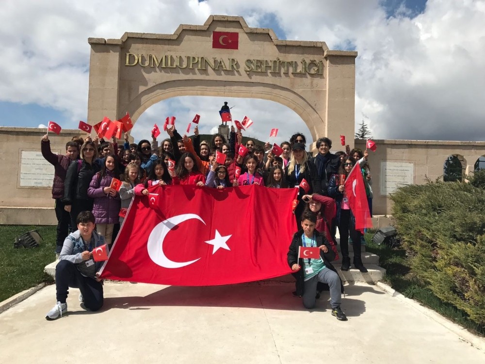Minikler Ankara’da tarihi alanları gezdi, Anıtkabir’i ziyaret etti