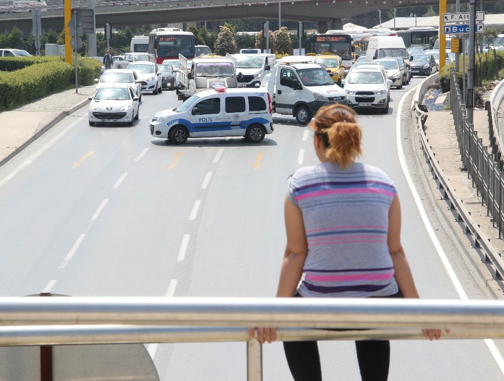 Yaşlı kadından intihar etmek isteyen kadına pes dedirtecek sözler