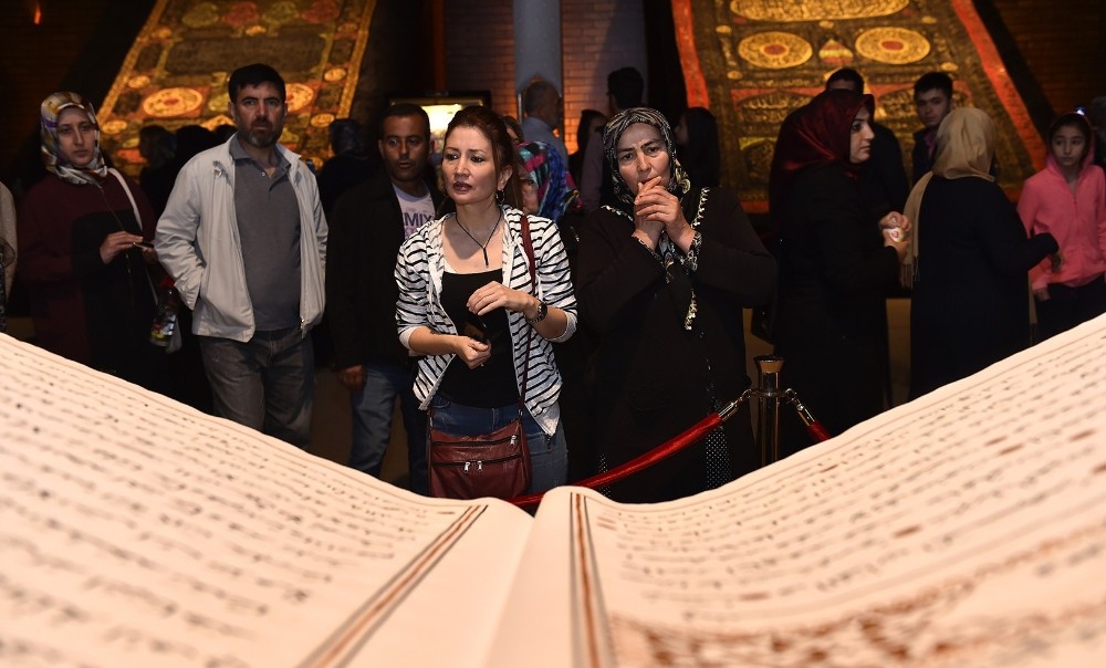 ’Kutsal Emanetler Sergisi’ bayram sonuna kadar açık
