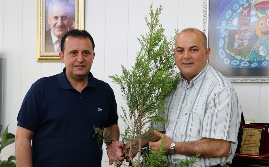 Menderes’te onlarca hektar yanmıştı, taksicilerden destek geldi