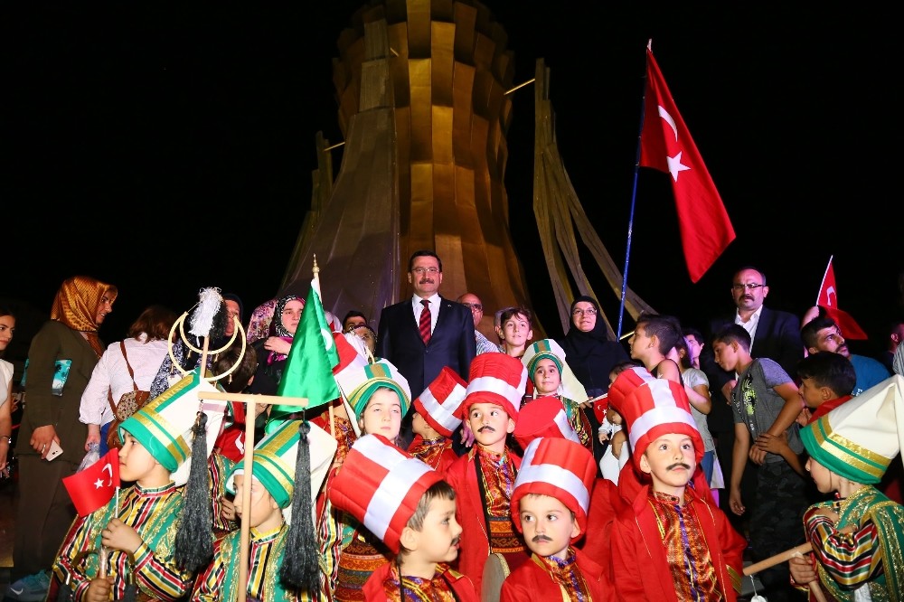 Keçiörenliler meydanları boş bırakmıyor