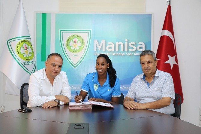 İspanyol yıldız Jessica Rivero Manisa’da