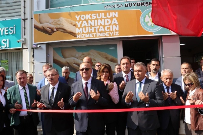 Akhisar Gıda Bankası törenle açıldı