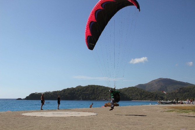 17. Ölüdeniz Hava Oyunları nefesleri kesiyor