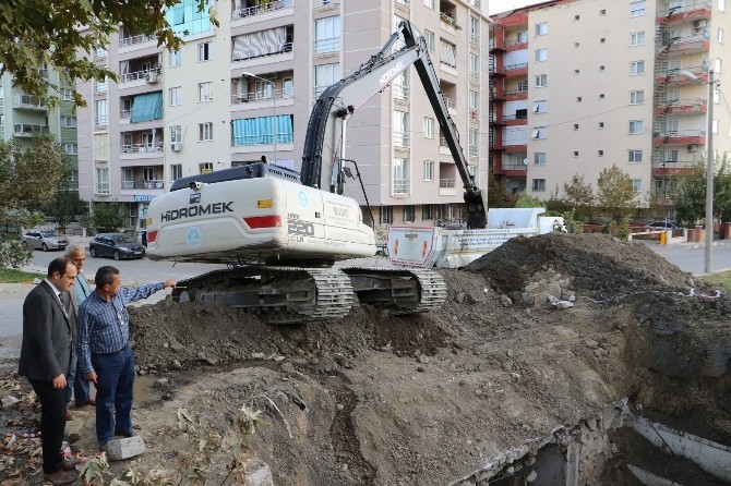 Kapatılan derede çökme meydana geldi