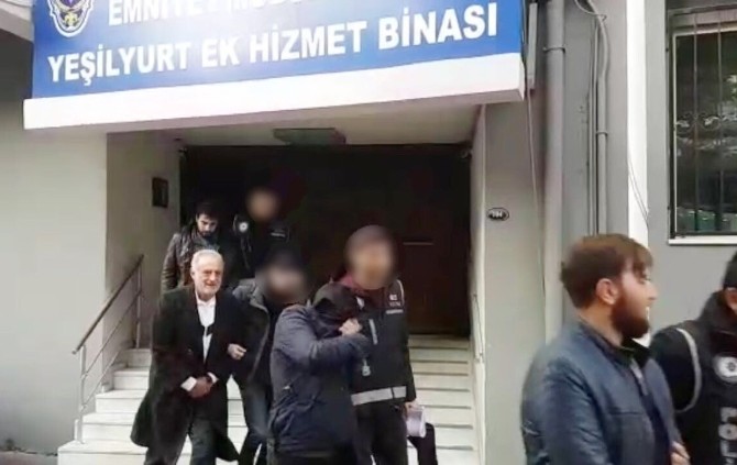 İzmir polisinden insan kaçakçılarına darbe
