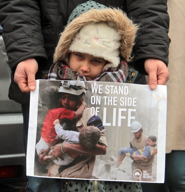 Rusya Büyükelçiliği önünde Halep protestosu
