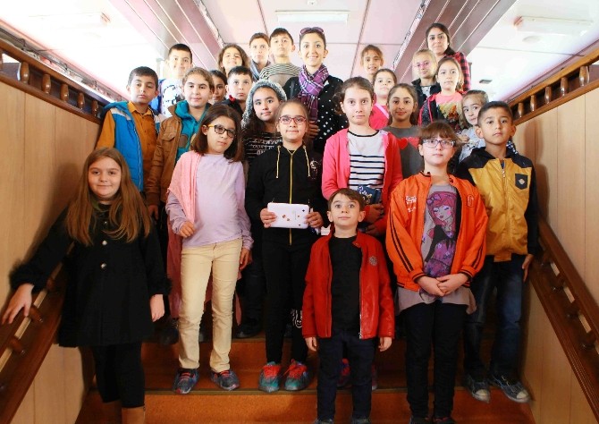 Hem gezdiler hem öğrendiler