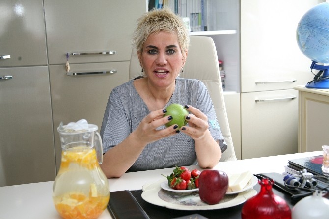 Diş dostu yiyecek ve içeceklere önem verin
