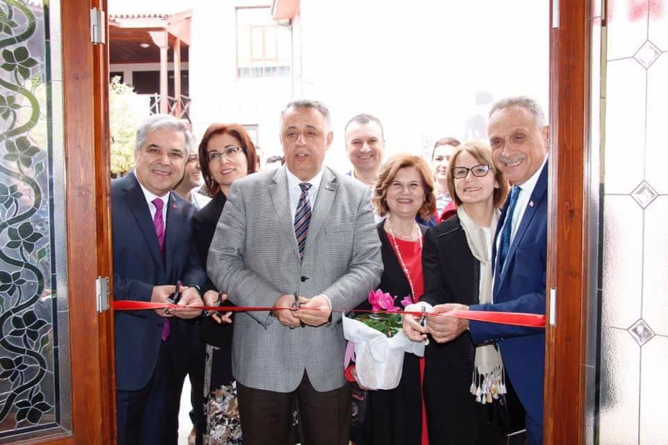 Ödemiş’te ‘doktor gözü ile’ resim sergisi