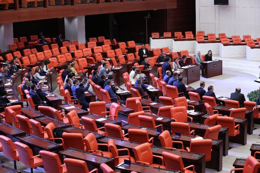 CHP’li Özel’den Berberoğlu’nun tutuklanmasına tepki